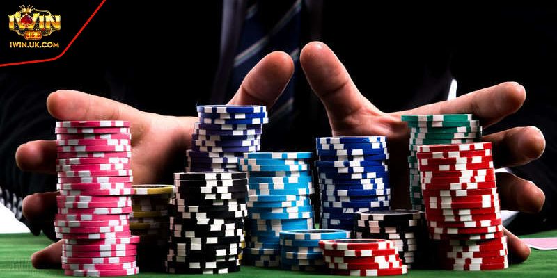 Tìm hiểu thùng phá sảnh  trong poker iwin 